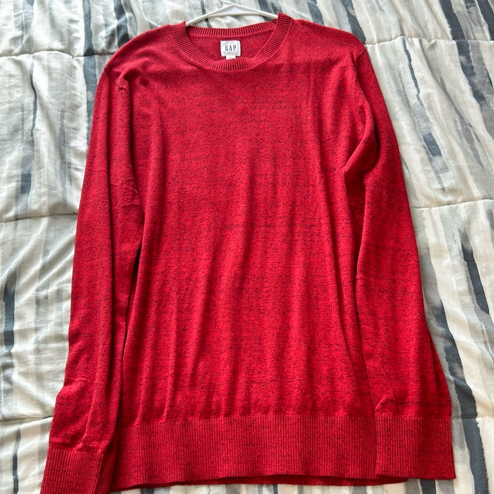 GAP men’s red sweatshirt